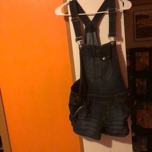 Overall shorts